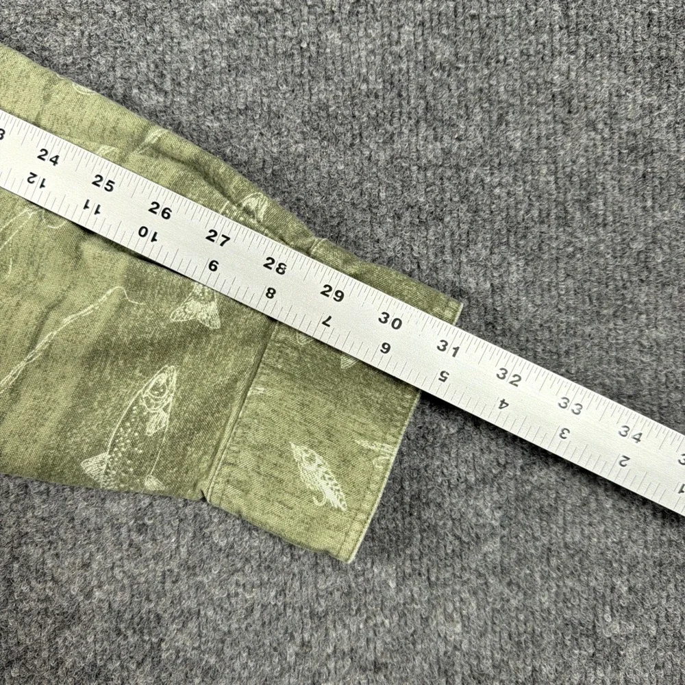 Cabelas Fishing Shirt Green Trout Fly Rod Mens XL Cotton Button Up Made in Peru